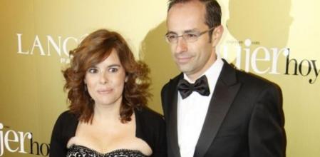 Soraya Saenz de Santamaria, junto a su marido Ivan Rosa, en la entrega de los premios a la mujer del año