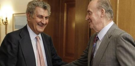 El rey recibe al presidente del Congreso, Jesús Posada (i), con quien se reunió esta mañana en el Palacio de la Zarzuela, una vez concluida la ronda de contactos con los representantes de los partidos, para proponerle la investidura del líder del PP, Mariano Rajoy, como jefe del Gobierno