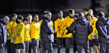 Guardiola reunió a sus efectivos para motivarlos en la víspera de la gran final del Mundial de Clubes