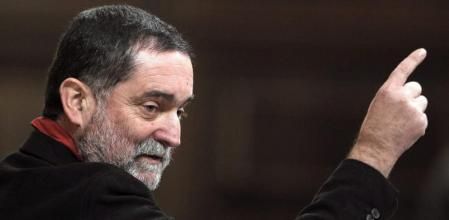 El portavoz de Amaiur, Iñaki Antigüedad, durante su intervención en la segunda jornada del debate de investidura de Mariano Rajoy