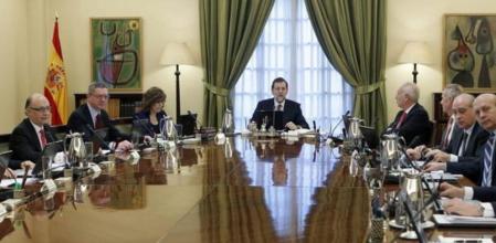 Imagen de archivo. El jefe del Gobierno, Mariano Rajoy, al comienzo de la primera reunión tras ganar las elecciones