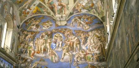 Interior de la Capilla Sixtina, en el Vaticano, Roma.