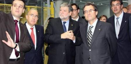 El presidente de la Generalitat, Artur Mas, junto al conseller de Salut, Boi Ruiz, y el presidente de Fedefarma, Lluís Barenys