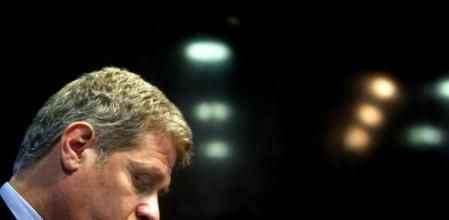 El líder del grupo municipal del PPC, Alberto Fernández Díaz, durante una rueda de prensa