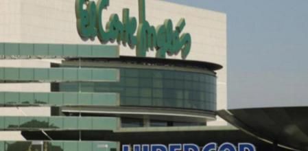 Vista general del centro comercial de El Corte Inglés en el barrio de Sanchinarro en Madrid