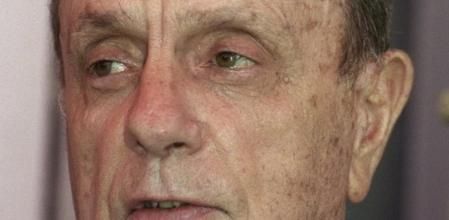 Fotografía de archivo tomada el 14/07/1998 del presidente fundador del PP, Manuel Fraga, quien ha fallecido esta noche en su domicilio de Madrid a los 89 años