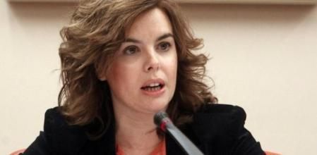 La vicepresidenta del Gobierno, Soraya Sáenz de Santamaría, durante su comparecencia ante la Comisión Constitucional del Congreso