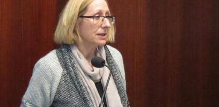 Assumpta Escarp, número 4 del PSC barcelonés, en rueda de prensa