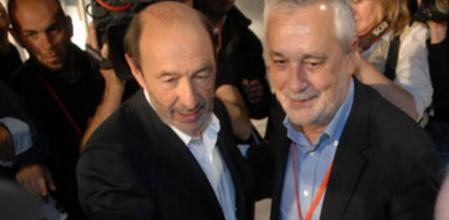 Griñán y Rubalcaba se saludan en el 38 congreso del PSOE