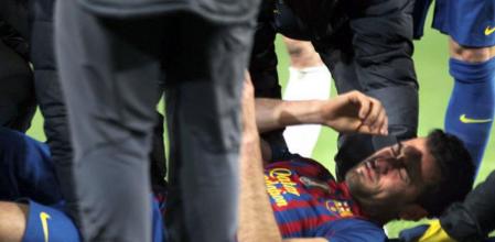 Sergio Busquets sufrió un profundo corte en la rodilla