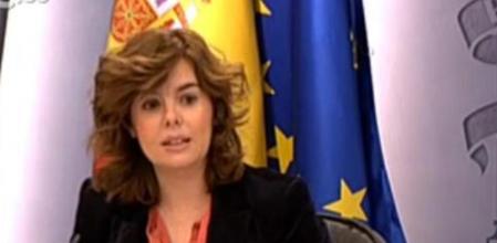 Soraya Sáez de Santamaría y Fátima Báñez comparecen en La Moncloa para hablar sobre la reforma laboral