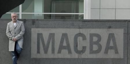 Bartomeu Marí, fotografiado ante el edificio del Macba