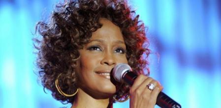 La cantante Whitney Houston, durante su actuación en la gala de los Grammy de 2009