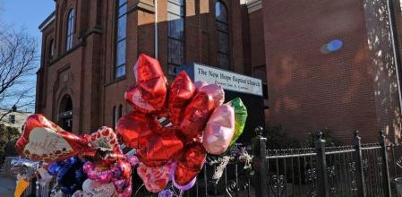 La Iglesia de la Esperanza de Nueva Jersey, donde Houston empezó a cantar, se llenó de recuerdos a la cantante