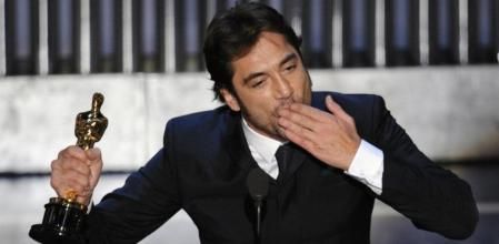 Bardem, con el Oscar que ganó por 'No es país para viejos'