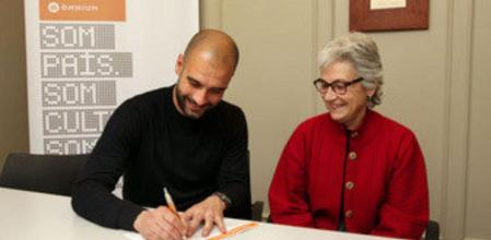 Pep Guardiola, en la sede de Òmnium