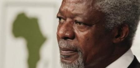 El exsecretario de la ONU, Kofi Annan, durante el lanzamiento del Informe Anual África Progresa 2011 en el segundo día del Foro Económico Mundial en Ciudad del Cabo (Sudáfrica)