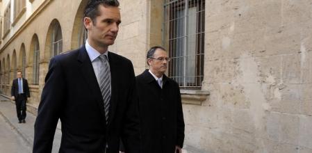 El duque de Palma, Iñaki Urdangarin, a la entrada a los juzgados de Palma donde declara hoy como imputado ante el juez del caso Palma Arena