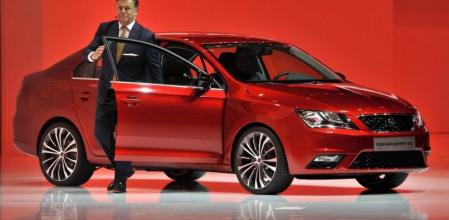 El presidente de Seat James Muir introduce el Seat Toledo Concept 2012 durante los días previos a la 82ª edición del Salón de Ginebra