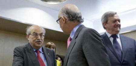 El conseller Mas-Colell y el ministro Montoro durante la última reunión del Consejo de Política Fiscal y Financiero celebrado en Madrid