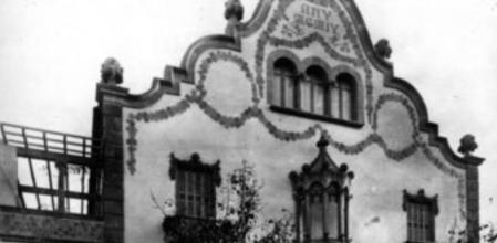 Fachada de la modernista Casa Trinxet, obra del arquitecto Puig i Cadafalch