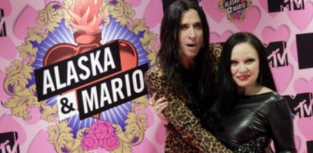 Alaska y Mario Vaquerizo en la presentación de la segunda parte de su 'reality' para MTV en el hotel Emperador de Madrid