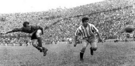 César, el máximo goleador del Barça en partidos oficiales acabó con los rematadores de poderío físicoyabrió un nuevo estilo