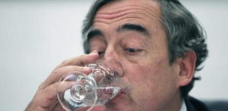 Juan Rosell. El presidente de la CEOE ha rechazado las propuestas para que la gran patronal se manifieste formalmente sobre las relaciones Catalunya/España y ha defendido la modificación de la financiación de esta comunidad.