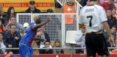 Arouna Kone celebra su gol ante el Valencia
