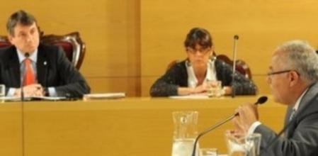 Un pleno de Mataró. Mora (izqda) y Baron (dcha),