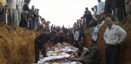 Funeral colectivo de supuestos fallecidos durante un bombardeo en la ciudad siria de Taftanaz. Imagen facilitada por un periodista ciudadano sirio