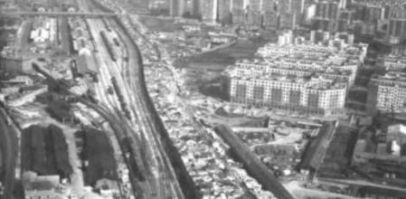 Vista panorámica del barrio de La Perona, entre el puente de Espronceda y el Puente del Trabajo. Barcelona, años setenta.