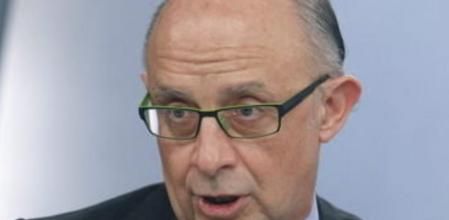 El ministro de Hacienda, Cristóbal Montoro, durante la rueda de prensa tras la reunión del Consejo de ministros