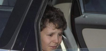 El hijo de la infanta Elena, Felipe Juan Froilán, abandonando el hospital Quirón de Madrid