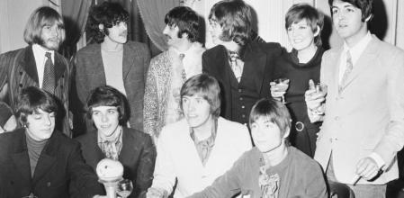 Descripción: Los cuatro miembros del grupo de pop 