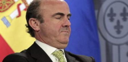 El ministro de Economía, Luis de Guindos, durante la rueda de prensa posterior al Consejo de Ministros