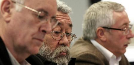 Los secretarios generales de CCOO y de UGT, Ignacio Fernández Toxo, y Cándido Méndez, respectivamente, junto al líder de IU, Cayo Lara