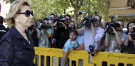 La expresidenta del Consell de Mallorca y del Parlament balear, Maria Antònia Munar, que fue también líder de Unió Mallorquina (UM), a su llegada a la Audiencia de Palma donde se sienta desde hoy en el banquillo acusada de varios delitos de corrupción por los que se enfrenta a una petición fiscal de 6 años de cárcel.