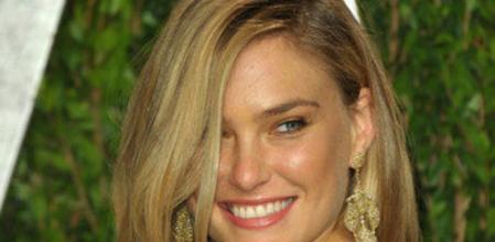 Bar Refaeli, en la Vanity Fair Oscar Party 2012