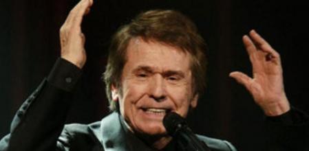 Raphael durante su actuación en Madrid