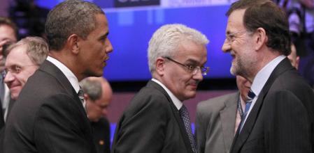 Rajoy saluda al presidente de los Estados Unidos, Barack Obama, durante la cumbre de la Alianza Atlántica celebrada en Chicago