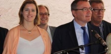 La teniente de alcalce Alicia Alegret y el alcalde de Reus, Carles Pellicer, durante la presentación del balance del primer año de mandato municipal