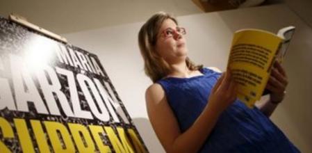 María Garzón, hija del juez Baltasar Garzón, durante la presentación en Madrid de su libro 'Suprema injusticia. Toda la verdad sobre el final del juez Garzón'