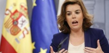 La vicepresidenta del Gobierno, Soraya Sáenz de Santamaría, durante la rueda de prensa que ha ofrecido hoy tras presidir la reunión del Consejo de Ministros.