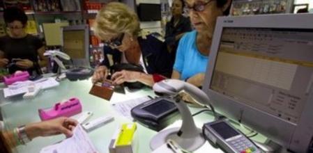 Imagen de una farmacia situada en la plaza Lesseps, en Barcelona