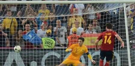 España-Francia: Alonso marca de penalti