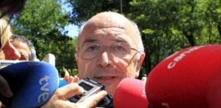 El vicepresidente de la Comisión Europea y comisario de la Competencia, Joaquín Almunia, hace declaraciones a la prensa en una visita a España
