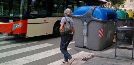 Pas de vianants al carrer de Buenos Aires amb el carrer de Comte Borrell