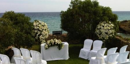 El futbolista Andrés Iniesta contraerá matrimonio con su novia de hace 4 años, Anna Ortiz, en el Castillo de Tamarit el 8 de julio de 2012.