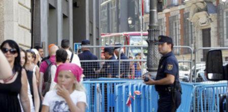La Policía blinda el Congreso de los Diputados.